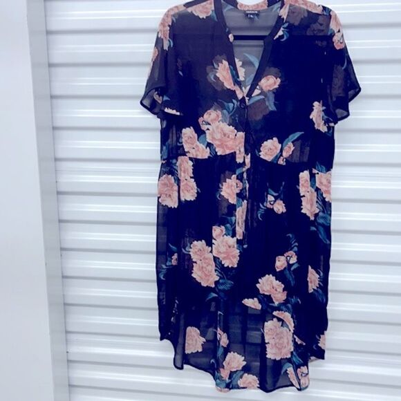 Torrid high Low top. Navy I’m colors BABYDOLL CHIFFON TUNIC - Picture 1 of 8